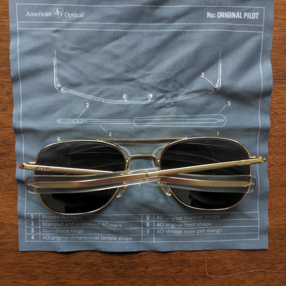 American Optical Aviator Sunglasses (55mm Gold) - Picture 3 of 4